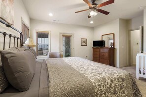 3 chambres, fer et planche à repasser, lit parapluie, Wi-Fi