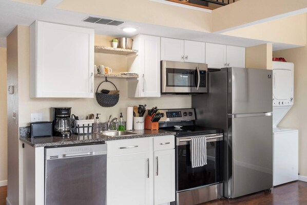 Fridge, microwave, oven, stovetop