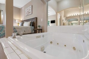 Douche, sèche-cheveux, serviettes fournies