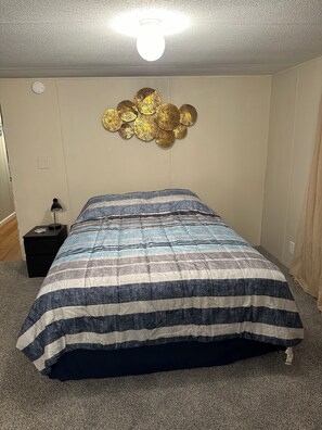 2 chambres, fer et planche à repasser, Wi-Fi, draps fournis