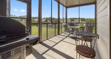 Bounty of Birdie Lane | Golf Courses, Playgrounds & Pool