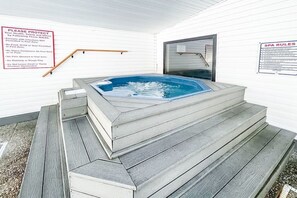 Bain à remous intérieur