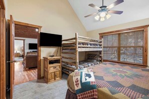 2 dormitorios, tabla de planchar con plancha, cuna de viaje y wifi