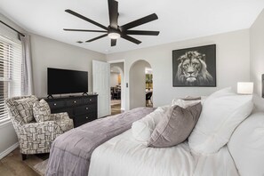 2 habitaciones, tabla de planchar con plancha, cuna de viaje y wifi 