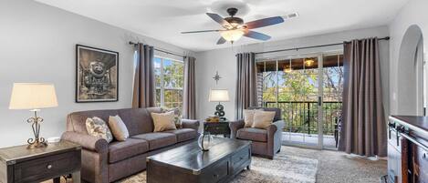 テレビ、書斎 / ワークスペース