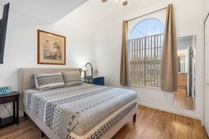 2 dormitorios, tabla de planchar con plancha, cuna de viaje y wifi