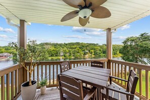 Outdoor dining - Peaceful Lakeview Escape - For 6 (Branson)