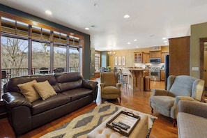 Télévision, cheminée