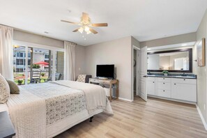 2 bedrooms, iron/ironing board, travel cot, WiFi