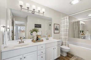 Dusch, hårtork och handdukar