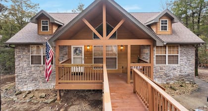 Creekside – 2 BDR Resort Cabin in Epic Location!