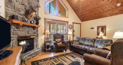 Creekside – 2 BDR Resort Cabin in Epic Location!
