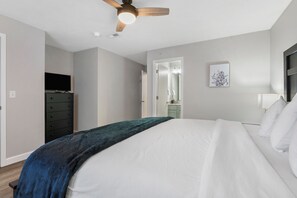 Bedroom #1 King - Branson Vineyards Escape | Quiet serenity (Branson)