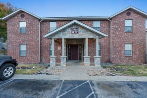 Exterior - Branson Vineyards Escape | Quiet serenity (Branson)