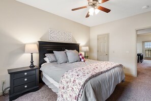 3 室のベッドルーム、アイロン / アイロン台、旅行用ベビーベッド、WiFi