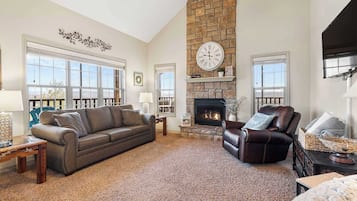 TV, fireplace, DVD player, offices