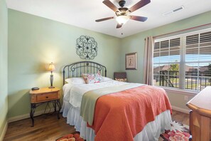 2 Schlafzimmer, Bügeleisen/Bügelbrett, Reisekinderbett, WLAN