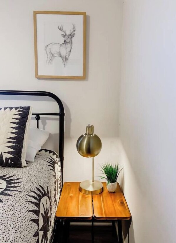 2 chambres, fer et planche à repasser, Wi-Fi, draps fournis