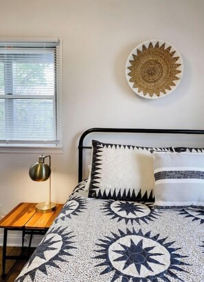 2 bedrooms, iron/ironing board, WiFi, bed sheets