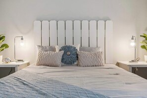 1 habitación, tabla de planchar con plancha, cuna de viaje y wifi