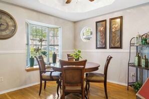 Dining - Legacy Walk-In | Golf Views | Great Location (Branson)