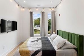 1 bedroom, desk, free WiFi, bed sheets