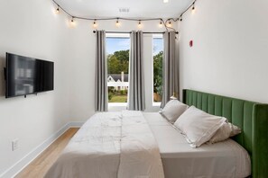 1 bedroom, desk, free WiFi, bed sheets