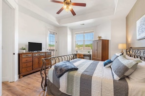 2 chambres, fer et planche à repasser, lit parapluie, Wi-Fi