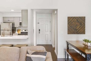 Interior - Quackerdoodle Landing | 2 BDR, Golf Course Views (Branson)