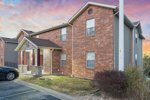 Exterior - Branson Overlook Filled w/ Entertainment! (Branson)