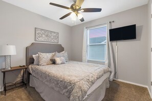 3 habitaciones, tabla de planchar con plancha, cuna de viaje y wifi