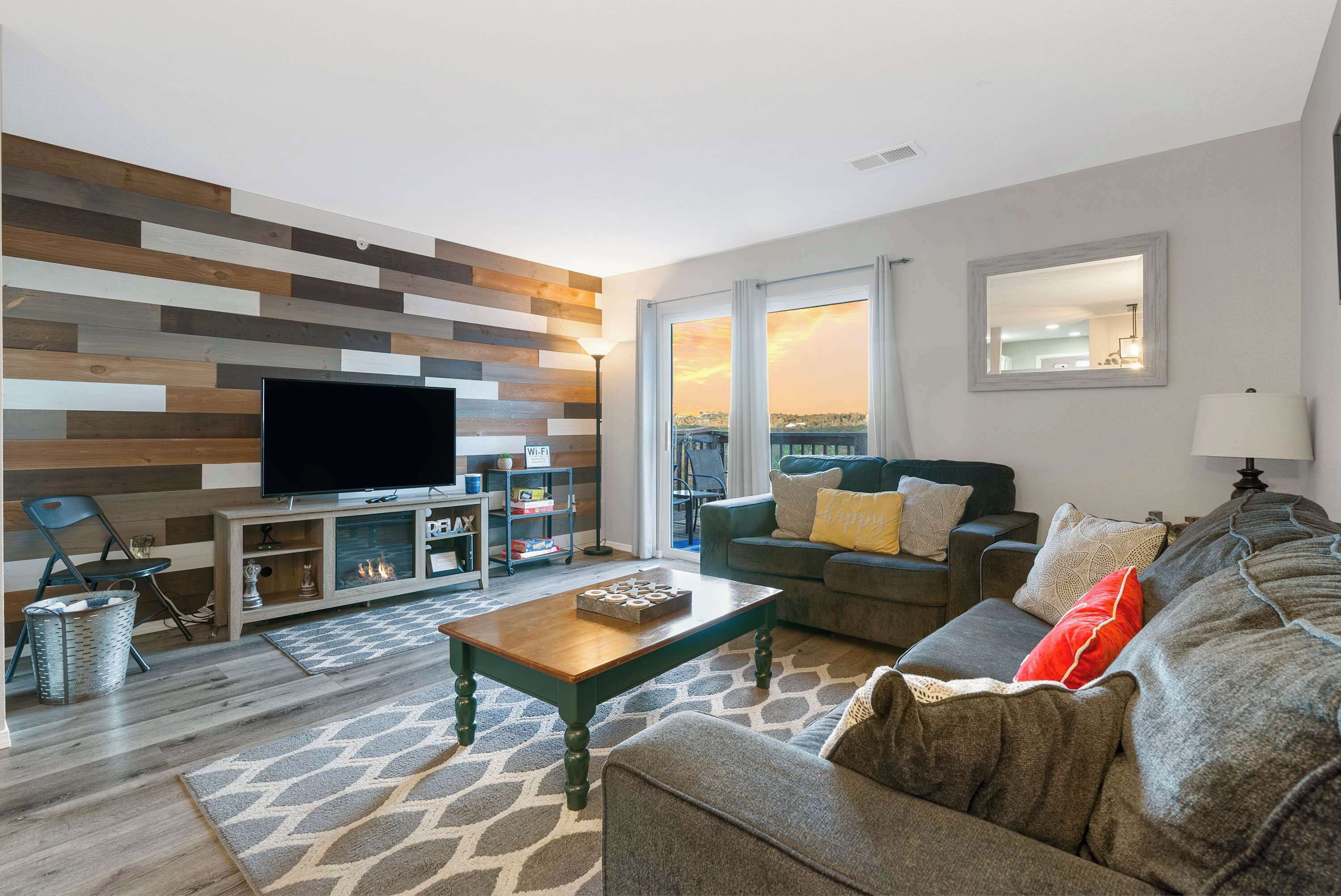 TV, DVD player, offices