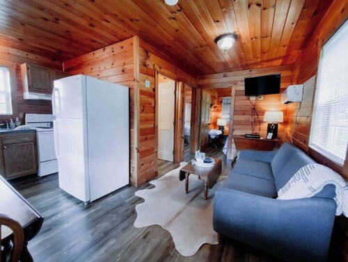 2 Bedroom Cabin Near Cave Run Lake & MSU #12

