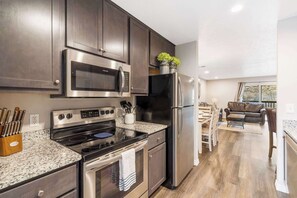 Fridge, microwave, oven, stovetop - Rockwall Duo | Cottage + Lodge Combo (Branson)