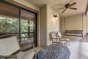 Terrace/patio - Golf View Serenity | Open Deck | Close To Lake (Branson)