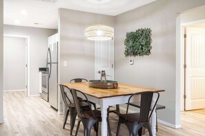 Dining - Woodlands Getaway – The Very Best of Branson! (Branson)