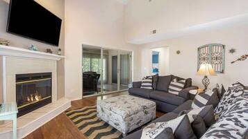 TV, fireplace, offices