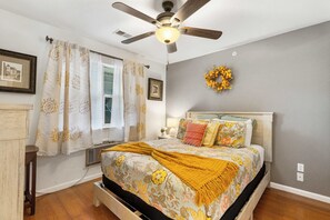 2 bedrooms, iron/ironing board, travel cot, WiFi