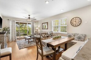 TV, fireplace - Valley View Treehouse | Holiday Hills Branson | Golf Resort | Outdoor Pools (Branson)