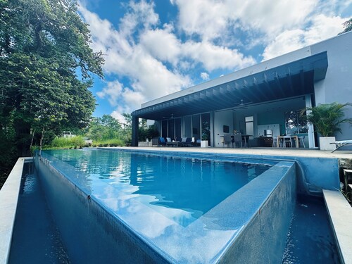 Casa Vista del Mar- breathtaking views of the Pacific Ocean
