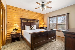 7 habitaciones, tabla de planchar con plancha, cuna de viaje y wifi 