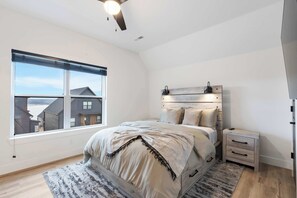 4 bedrooms, WiFi, bed sheets