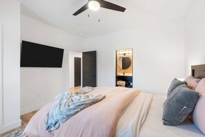 4 bedrooms, WiFi, bed sheets