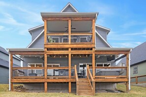 Exterior - The Rock at Branson Cove – 5 BDR on Table Rock! (Hollister)