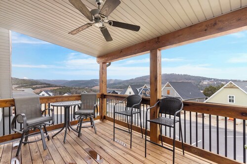 The Rock at Branson Cove – 5 BDR on Table Rock!