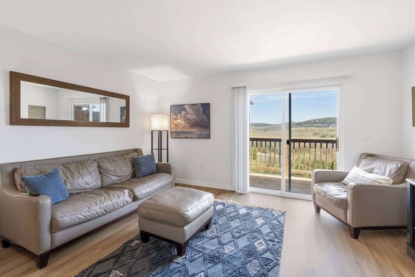TV, DVD player, offices
