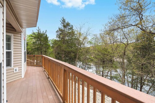 Boatin & Floatin on Table Rock Lake in the Ozarks!