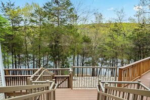 Property grounds - Boatin & Floatin on Table Rock Lake in the Ozarks! (Kimberling City)