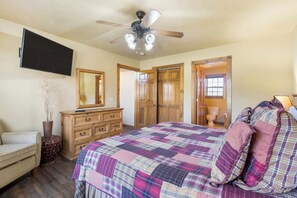 4 bedrooms, iron/ironing board, travel cot, WiFi