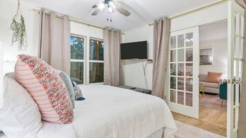 2 slaapkamers, een strijkplank/strijkijzer, wifi, beddengoed